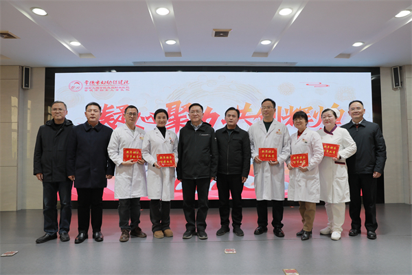 市领导慰问我院一线医务人员