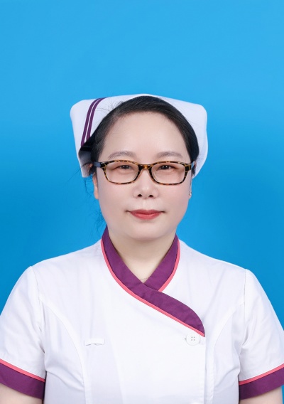 刘  琼